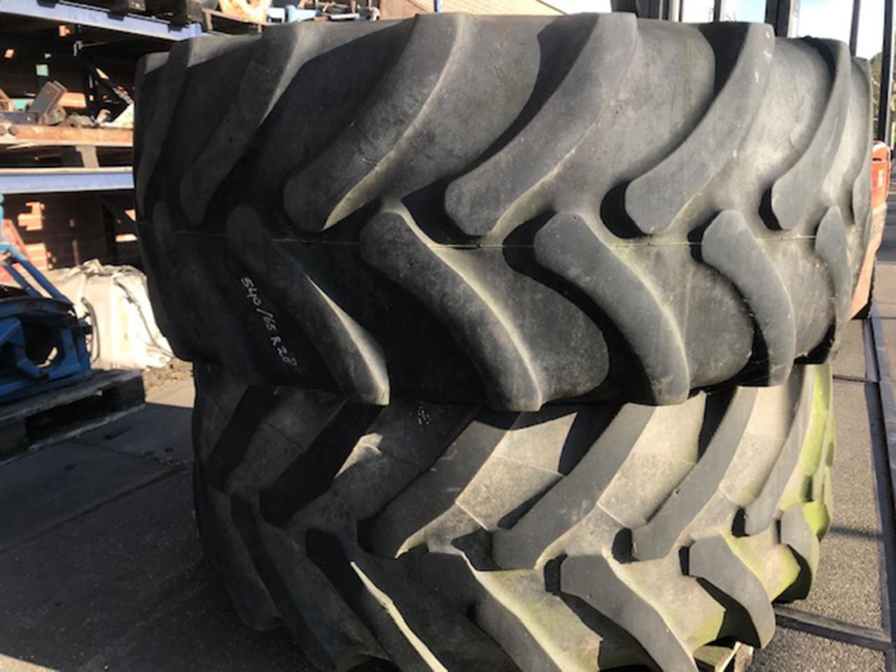 Firestone Radial 9000 540/65R28