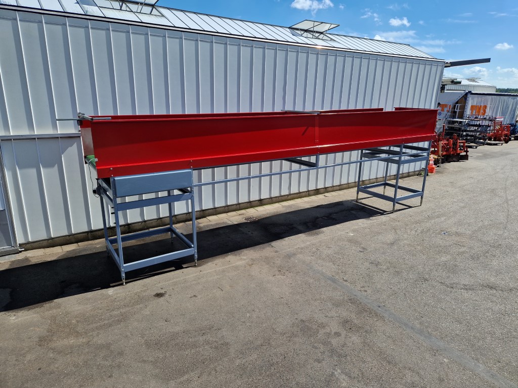 Aweta transportband 900 x 120 cm gebruikt voor buffering vóór sortering