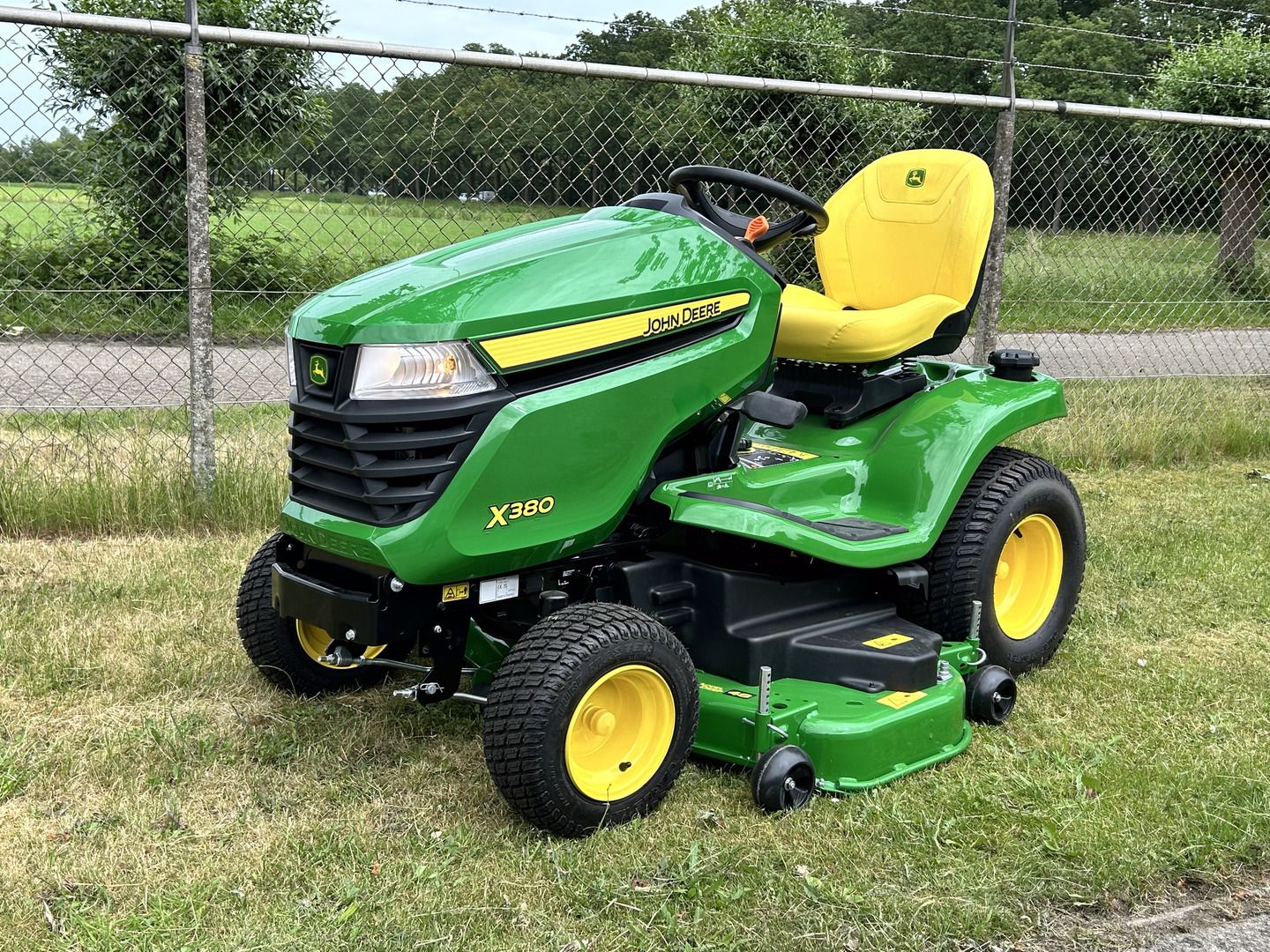 JOHN DEERE X380 ZITMAAIER INCL 48A MAAIDEK (LIE) #692279